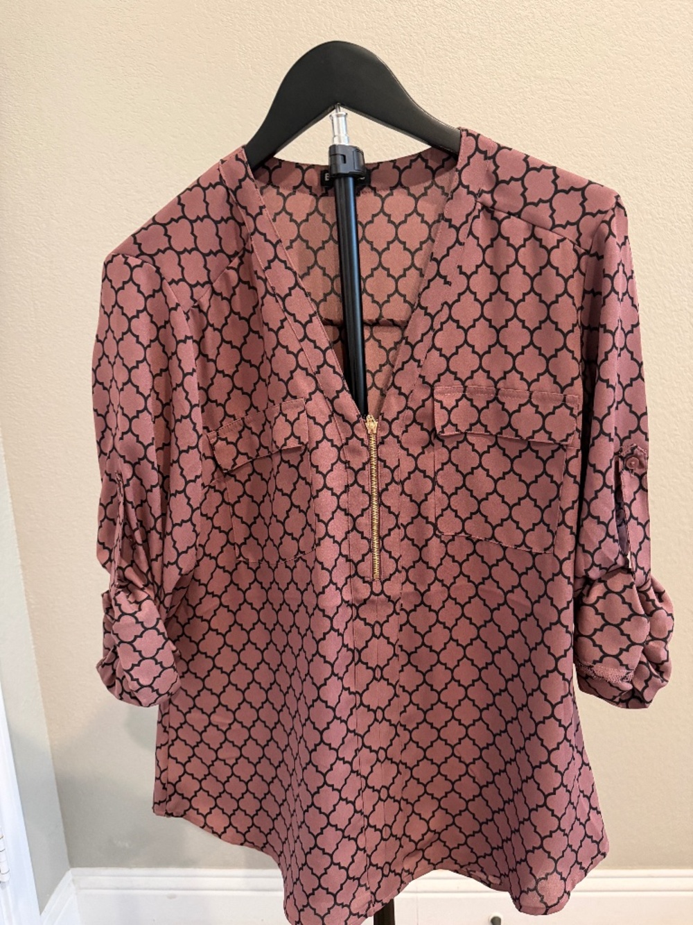 Express blouse size medium NEVER Worn